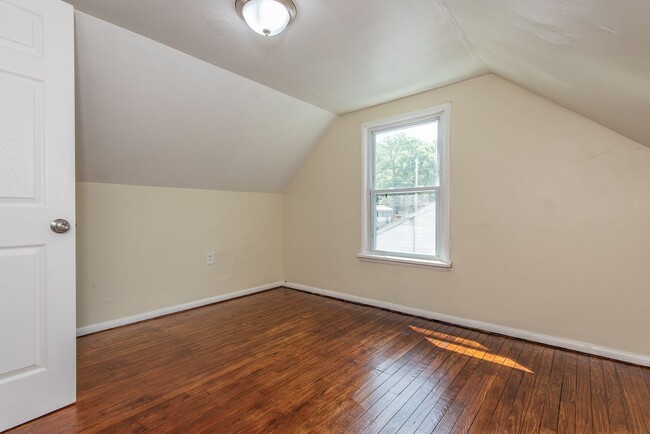 Building Photo - 6325 Jefferson Ave