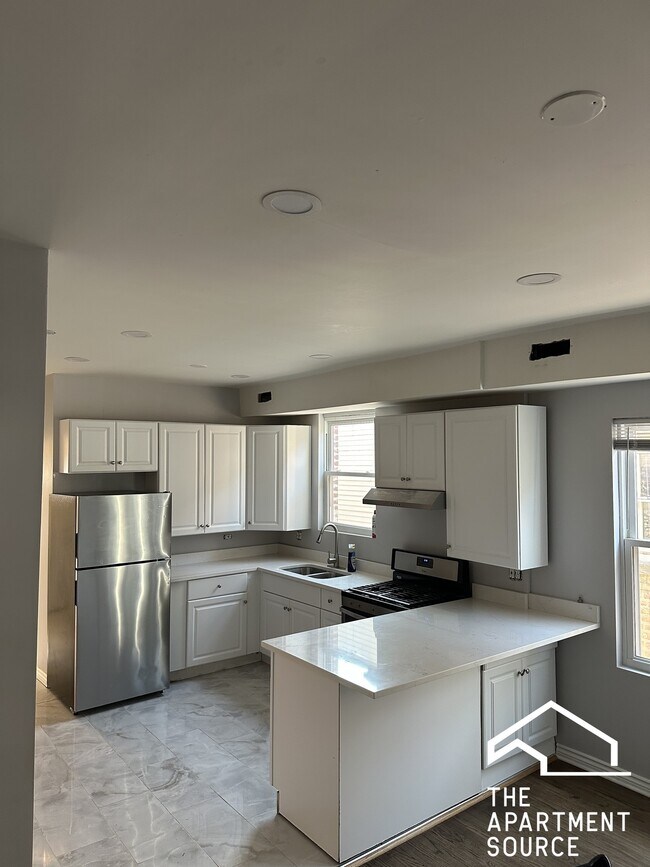 Building Photo - 4033 W Crystal St