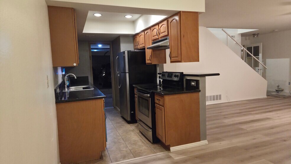 Kitchen - 33555 Date Palm Dr