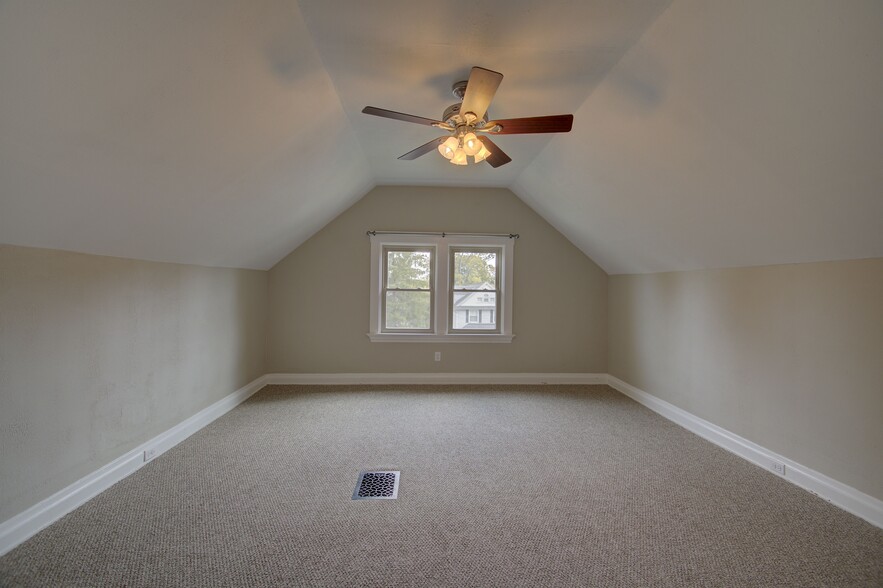 Bed 2 on top floor - 3799 Millsbrae Ave