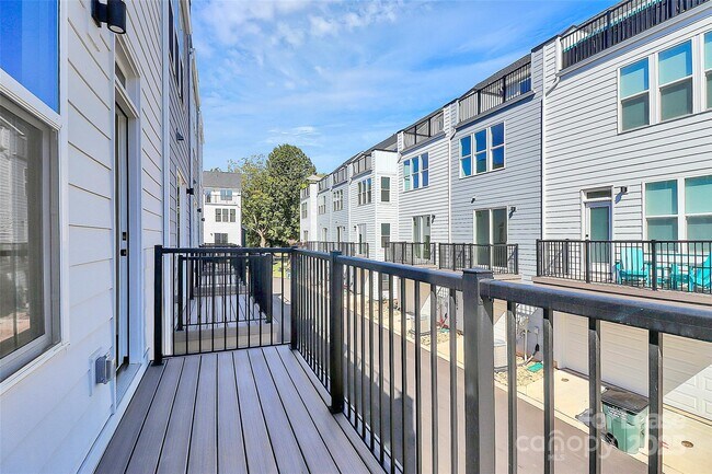 Building Photo - 1103 Kokomo Ln