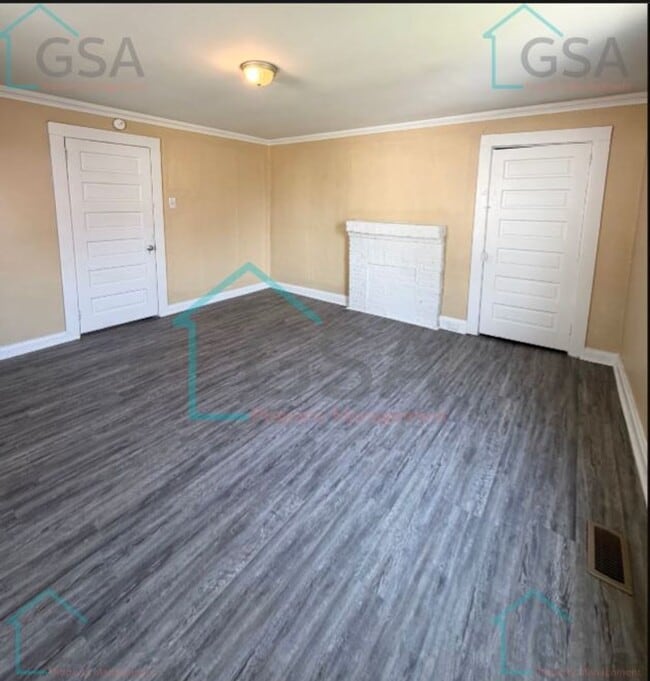 Building Photo - 2 Bedroom 1 Bath Available!