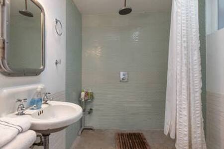 Building Photo - 2756 Locksley Pl