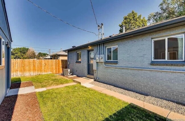 Building Photo - North Park Hill neighborhood Available in July