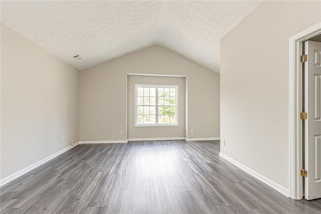 Building Photo - 2152 Lenox Ave