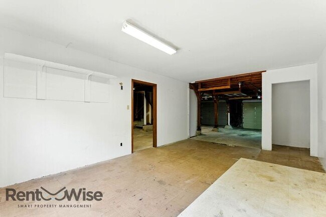 Building Photo - 61 Marview Way
