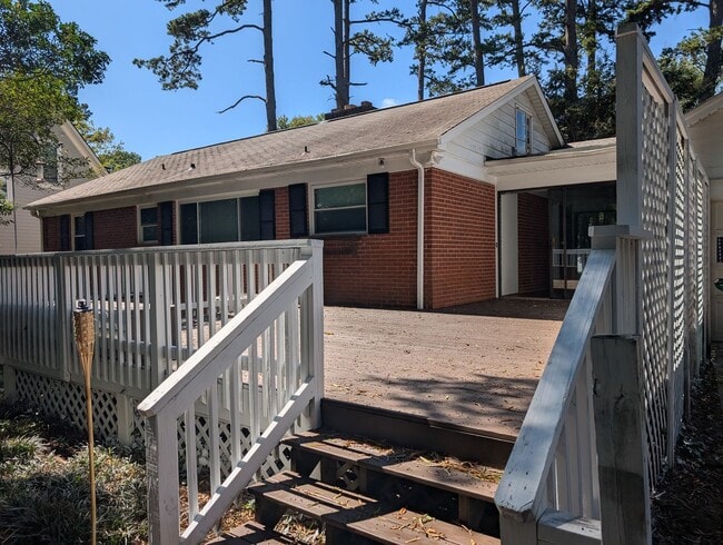 Building Photo - Pristine Ranch-style Home in Commonwealth!
