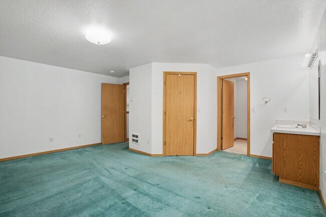 Building Photo - Beautiful 3-Bedroom Home in a Gated Community with Resort-Style Amenities