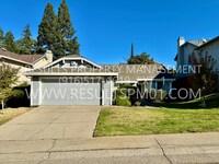 Building Photo - Charming 3-Bedroom Home in Prime Location
