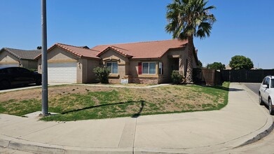 Building Photo - 4 Bed 2 Bath Home in SW