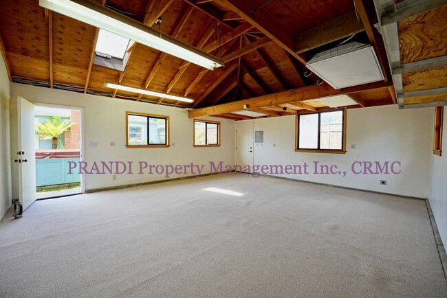 Building Photo - COMING SOON! One Level Tam Valley Home wit...