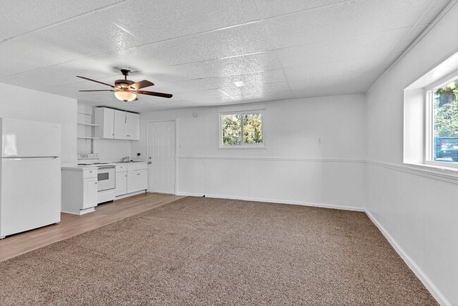 Building Photo - 7901 Hillside Dr