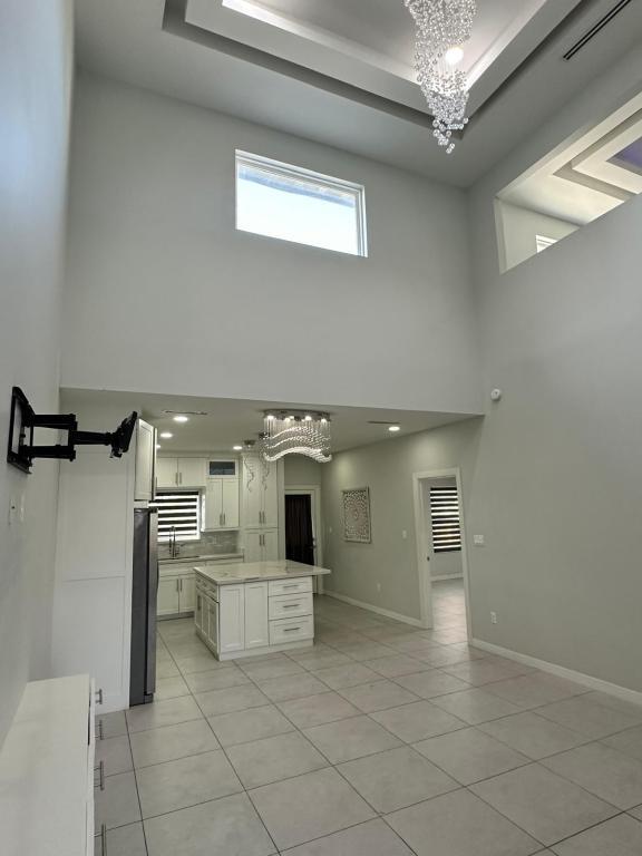 Building Photo - 1822 Sunset Dr