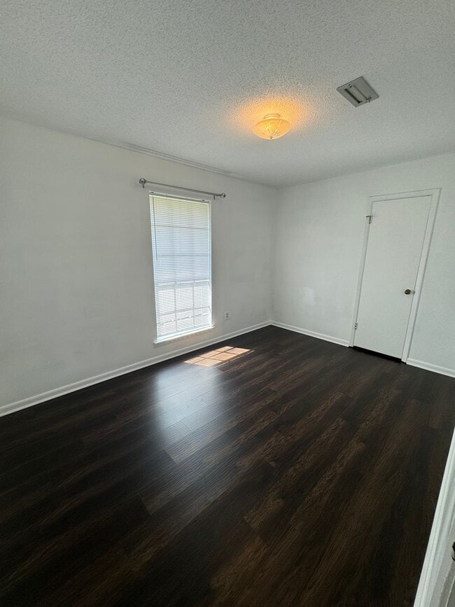 Building Photo - Available July!