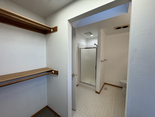 Building Photo - 4534 SW Pasadena St