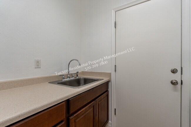 Building Photo - 799 West Camino Tunera