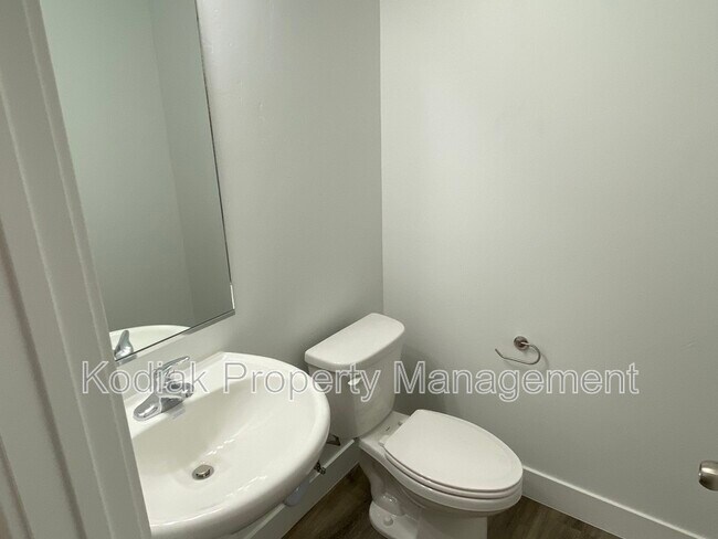 Building Photo - 1130 N 1920 W