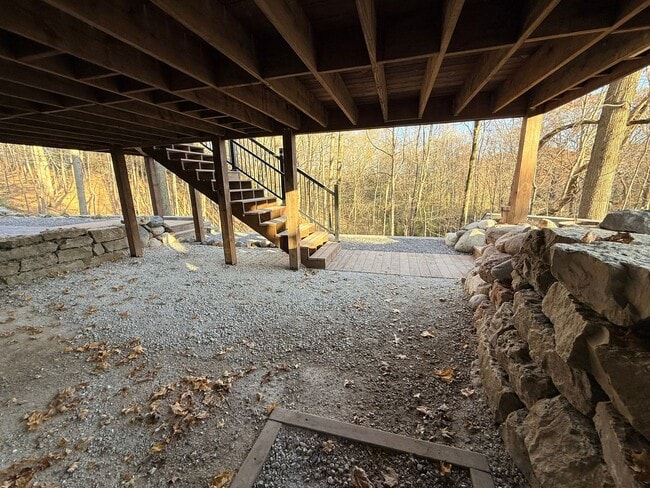 Building Photo - 3 Bed 2.5 Bath Home for Rent, 3.25 Wooded Acres, Oconomowoc Area Schools