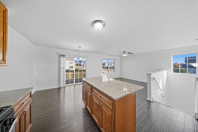 Building Photo - 1070 Turin Dr