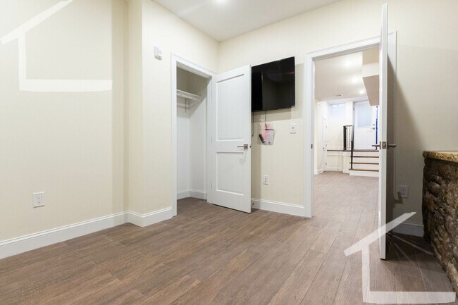 Building Photo - Avl Now - No Fee! 3BR/2BA apartment in Was...