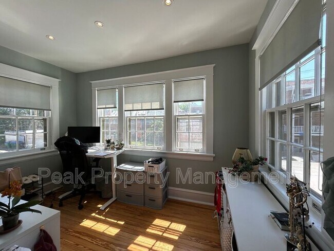 Building Photo - 139 S Colonial Ave