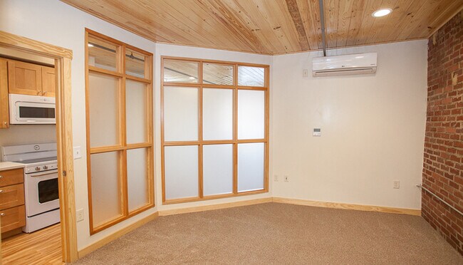 Building Photo - 80 W Water St