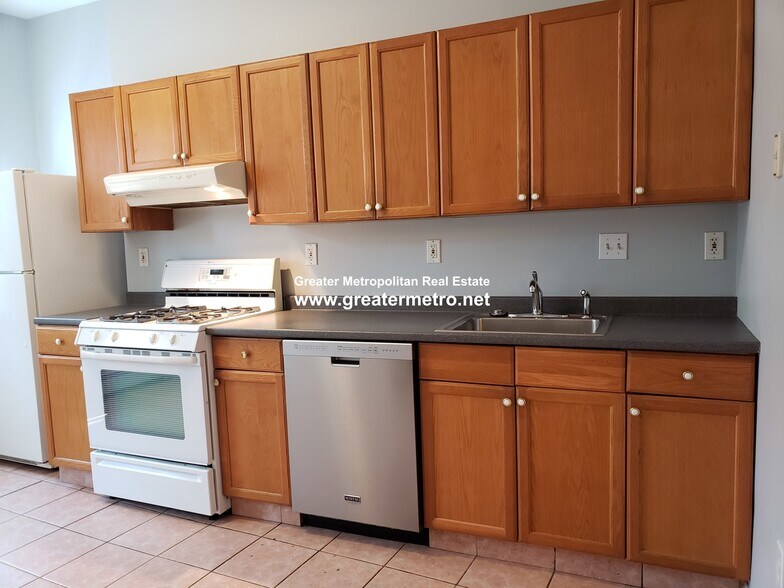Building Photo - 40 N Bennet St