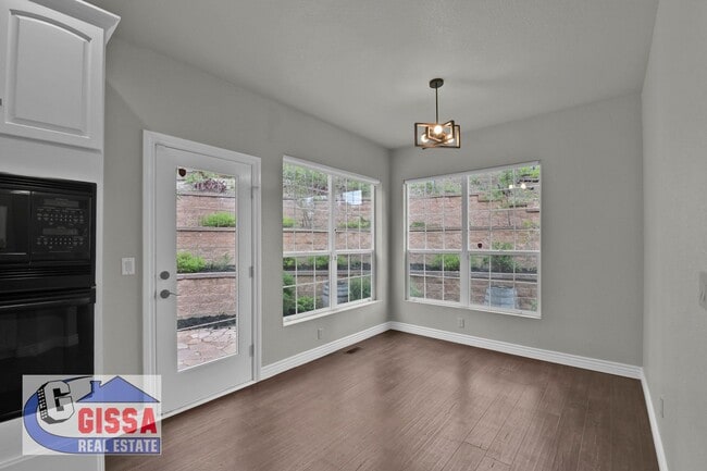 Building Photo - 1043 Longspur Ln