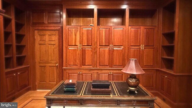 Building Photo - 1289 Ballantrae Farm Dr