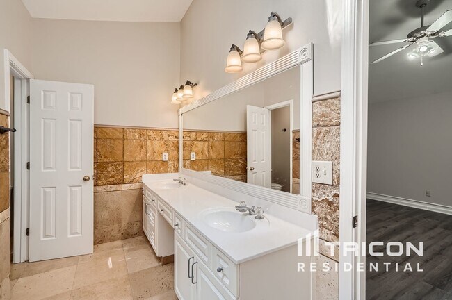 Building Photo - 3289 Summit Edge Ct