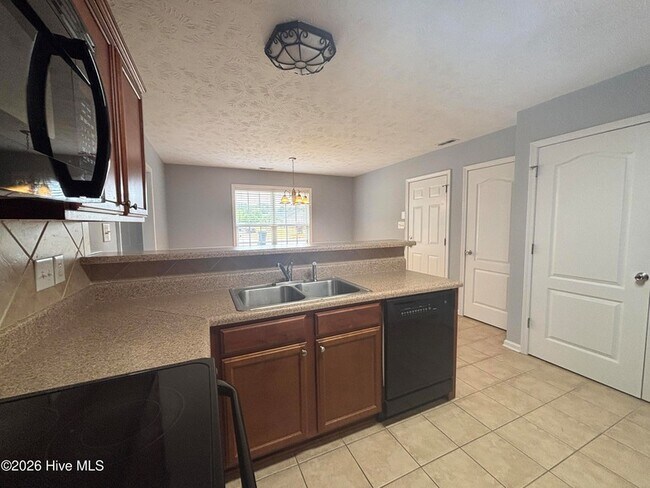 Building Photo - 376 Eastfield Dr