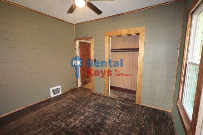 Building Photo - 2600 N Heidelbach Ave
