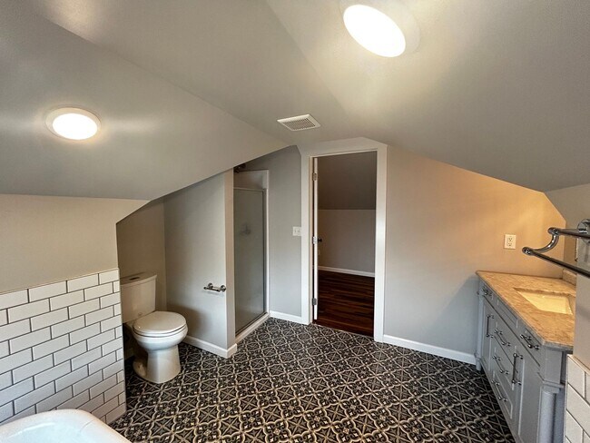 Building Photo - Elegant 3 Bed, 2 Bath Home in Spokane!