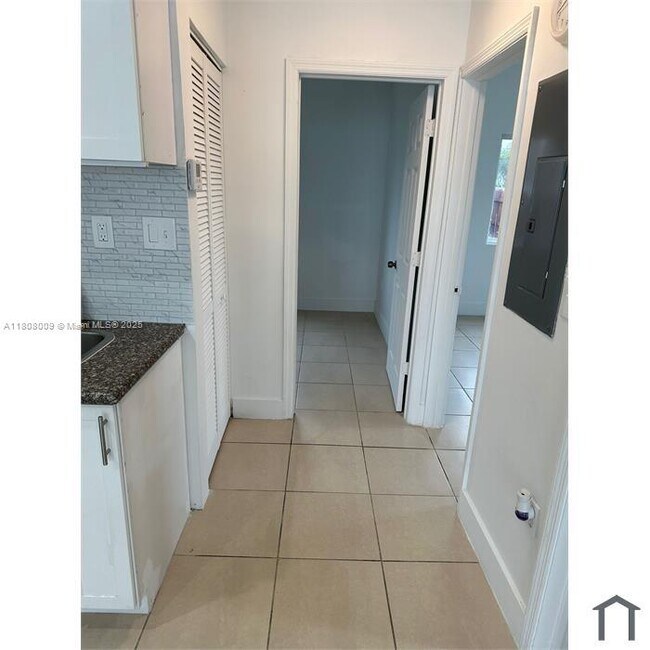 Building Photo - 1136 NW 55th St