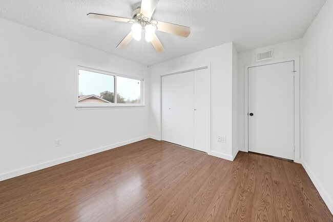 Building Photo - 635 Walston Ln