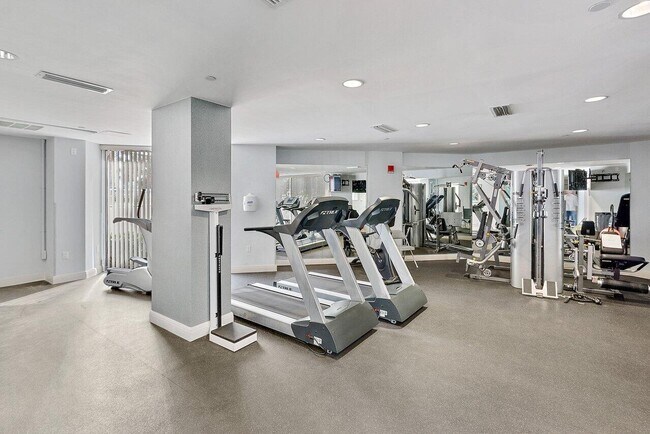 Building Photo - 3000 N Ocean Dr