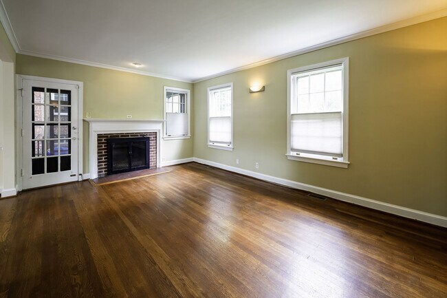 Building Photo - NW DC - Timeless Elegance Meets Modern Comfort in AU Park (with Pool!)