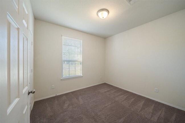 Building Photo - 2055 Lost Timbers Dr