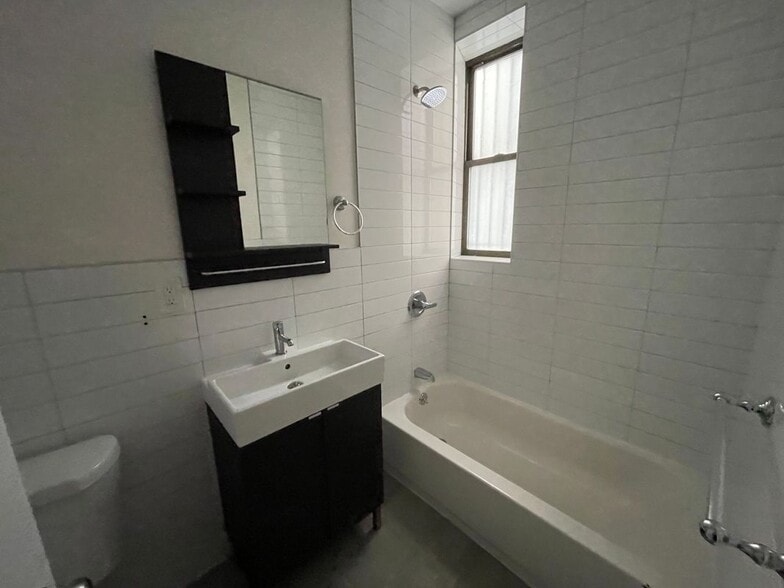 Building Photo - 312 W 121st St