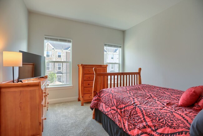 Building Photo - 6407 Falconwood St