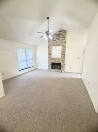 Building Photo - 728 W San Antonio St