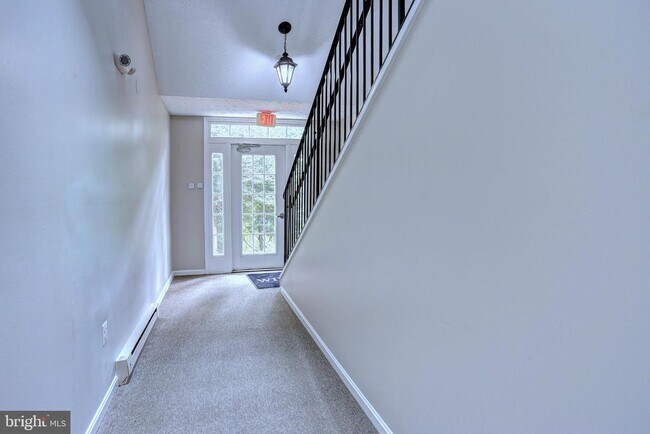 Building Photo - 2056 Quaker Way