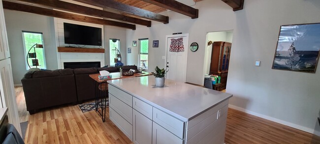 Building Photo - Short-Term Rental - Less than 10mins from ...