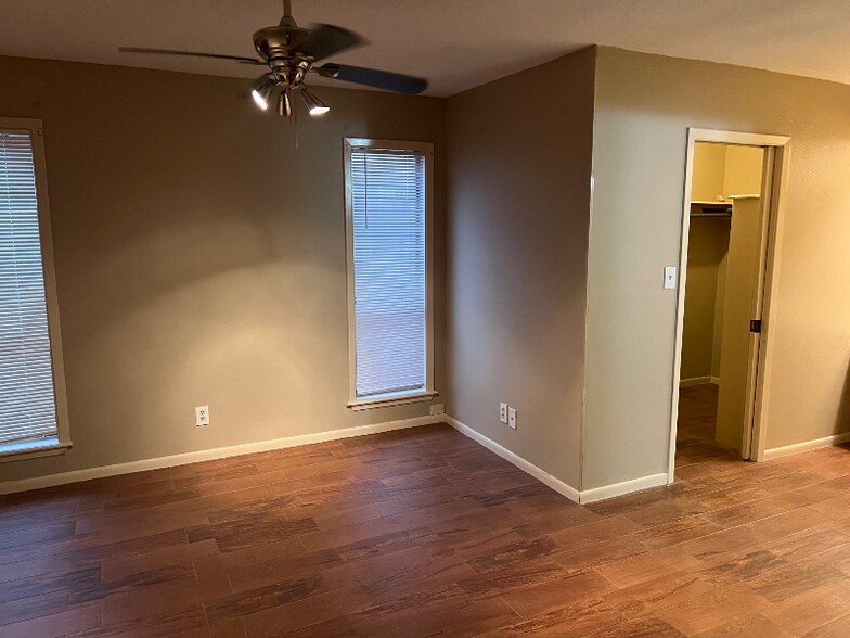 Building Photo - 109 Laguna Dr