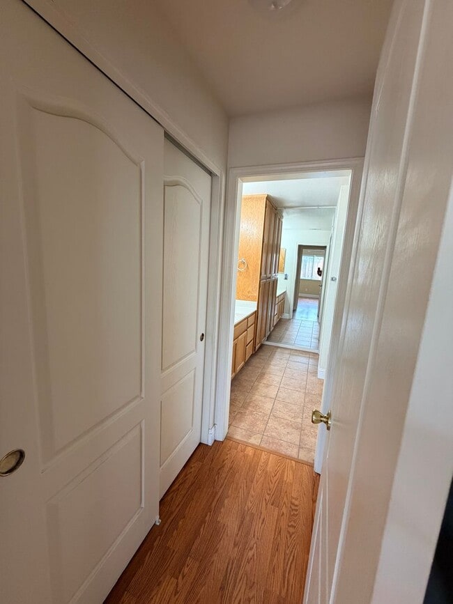 Building Photo - 710 Foothill St