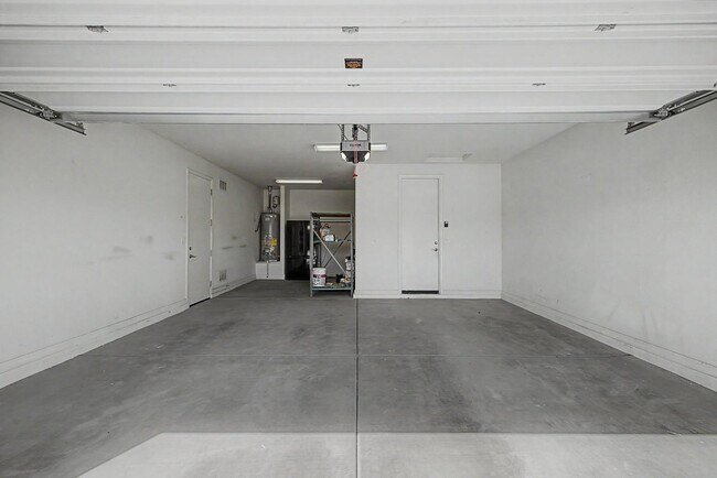 Building Photo - 17534 W Hadley St