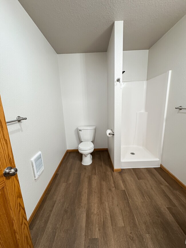 Building Photo - Theater Apartments Beulah