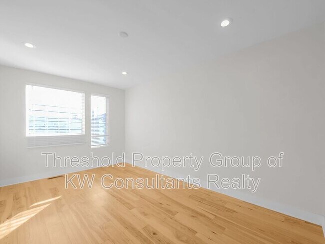 Building Photo - 1165 N 4th St