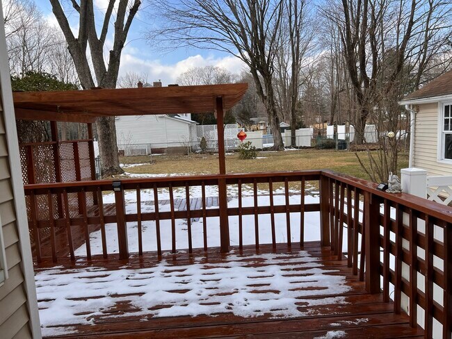 Porch/Deck - 18 Scitico St