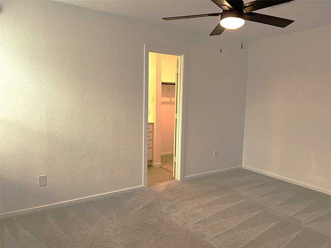 Building Photo - 18210 Via Aurelia Dr